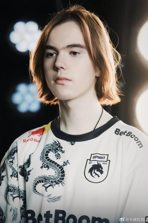 谁说这把枪老了！ Flandre 的Rambo用猛烈的火焰烧毁了 Anyone's Legend ，并派出玲珑塔击败了 Oh My God 并晋级