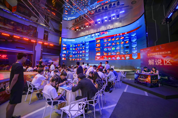 确认晋级登峰组且战胜BLG，LGD：兄弟们，登峰组见！